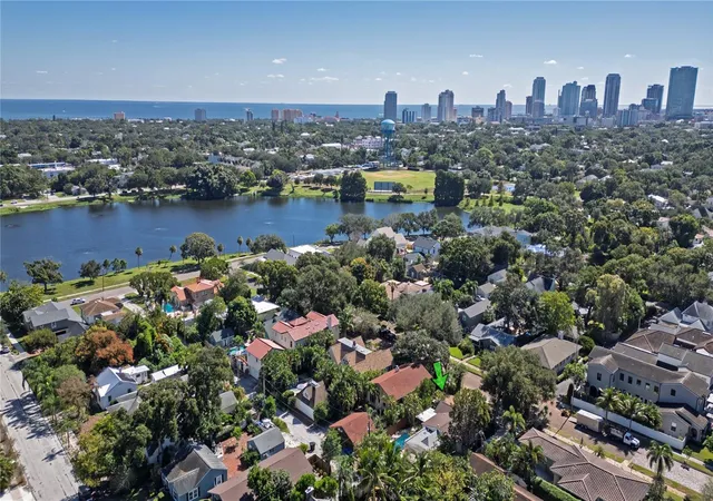 Photo 4 of Single family home for sale at 767 17th Avenue N, Saint Petersburg, FL 33704 | MLS# TB8561044 | Listing updated on 2026-10-24