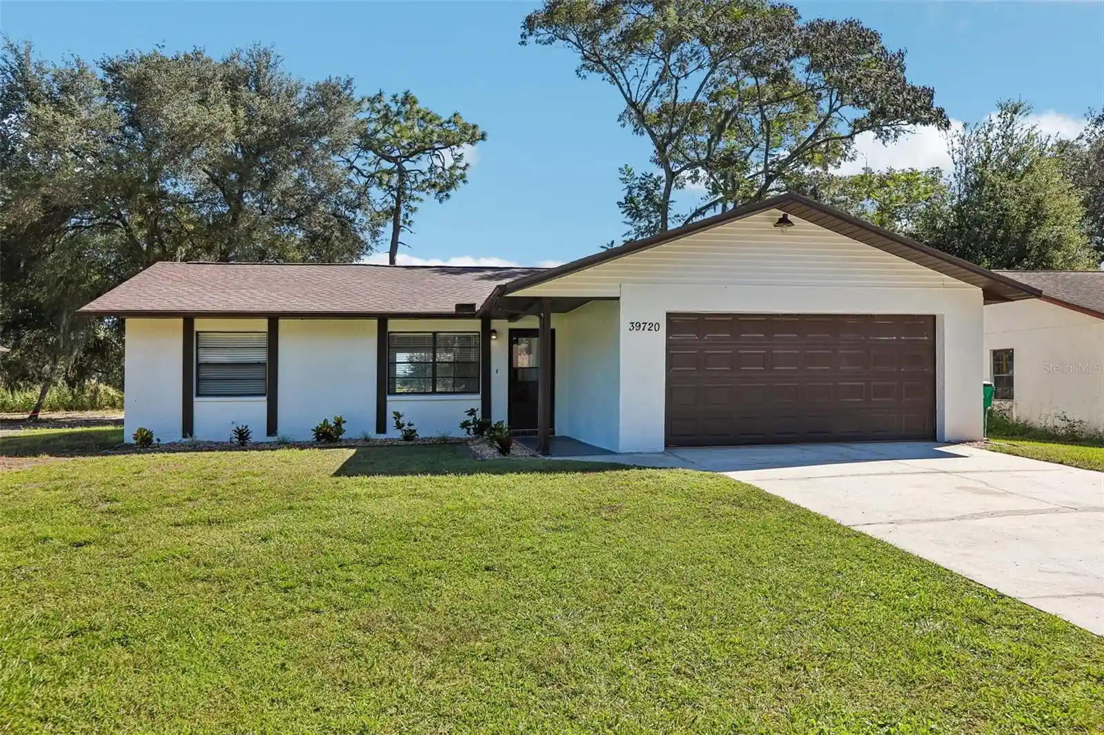 Photo 1 of Single family home for sale at 39720 Meadowood Loop, Zephyrhills, FL 33542 | MLS# TB8561057 | Listing updated on 2026-10-23