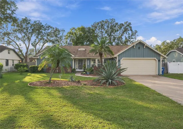 Photo 4 of Single family home for sale at 2031 Nobleton Ave, Spring Hill, FL 34608 | MLS# W7890605 | Listing updated on 2026-10-29