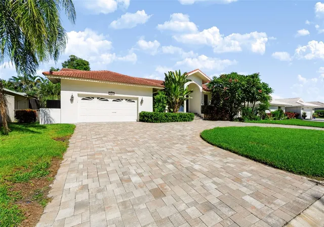 Photo 3 of Single family home for sale at 5870 51st Street S, Saint Petersburg, FL 33715 | MLS# TB8561066 | Listing updated on 2026-10-29