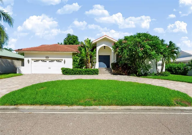 Photo 4 of Single family home for sale at 5870 51st Street S, Saint Petersburg, FL 33715 | MLS# TB8561066 | Listing updated on 2026-10-29