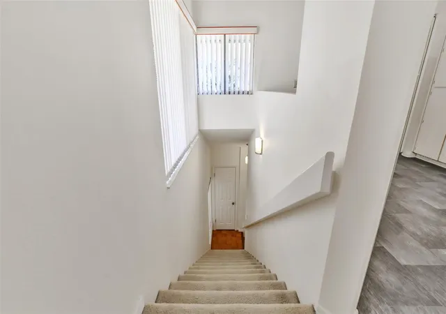Listing Photo 4 - Condo for sale in building located at 616 Fairmont Ave, Safety Harbor, FL 34695 - Unit #D