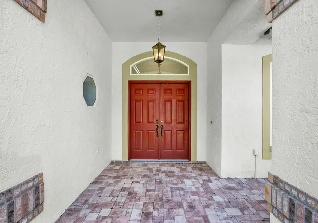 Photo 1 of Single family home for sale at 507 Surrey Ln, Lutz, FL 33549 | MLS# TB8561070 | Listing updated on 2026-10-28