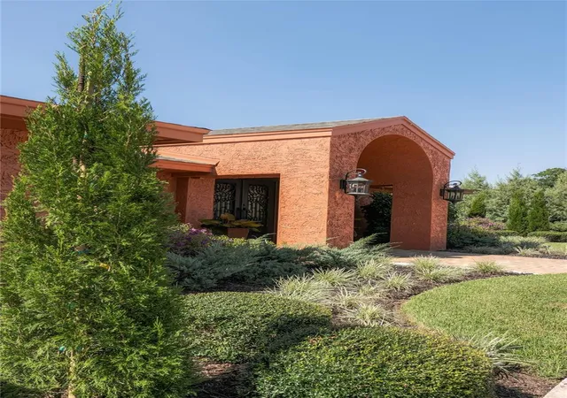 Photo 3 of Single family home for sale at 460 Howard Ave, Lakeland, FL 33815 | MLS# L4966008 | Listing updated on 2026-10-27