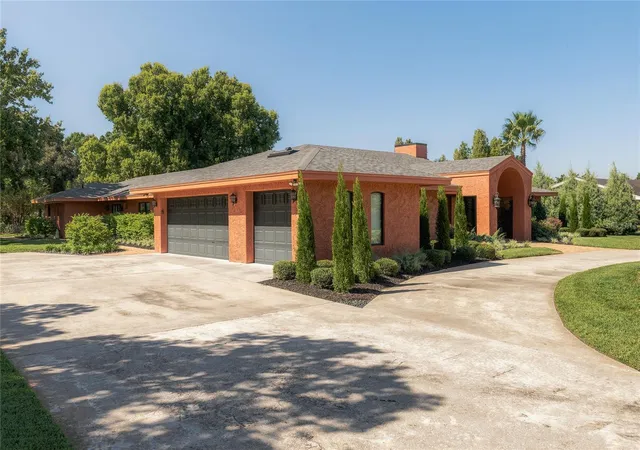Photo 4 of Single family home for sale at 460 Howard Ave, Lakeland, FL 33815 | MLS# L4966008 | Listing updated on 2026-10-27