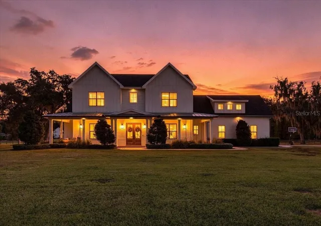 Photo 1 of Single family home for sale at 888 Twin Oaks Ln, Winter Haven, FL 33880 | MLS# L4966009 | Listing updated on 2026-10-27
