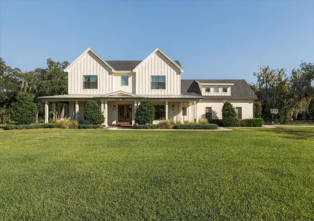 Photo 3 of Single family home for sale at 888 Twin Oaks Ln, Winter Haven, FL 33880 | MLS# L4966009 | Listing updated on 2026-10-27