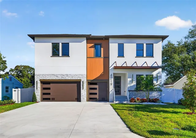 Single family home for sale at 4219 W Bay View Ave, Tampa, FL 33611 | MLS# TB8561077 | Listing updated on 2026-10-24