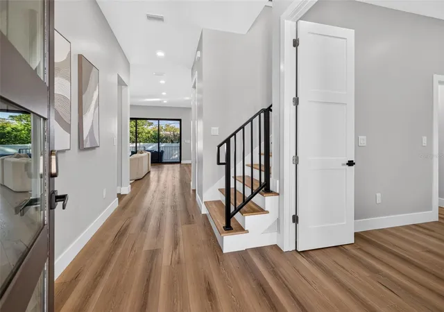 Photo 4 of Single family home for sale at 4219 W Bay View Ave, Tampa, FL 33611 | MLS# TB8561077 | Listing updated on 2026-10-24