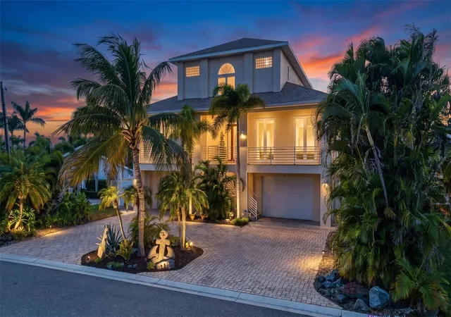 Single family home for sale at 532 Johns Pass Ave, MADEIRA BEACH, FL 33708 | MLS# TB8561081