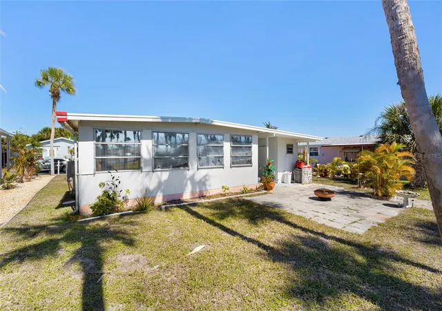 Photo 3 of Manufactured home for sale at 210 Roma Rd, Venice, FL 34285 | MLS# N6146326 | Listing updated on 2026-10-24