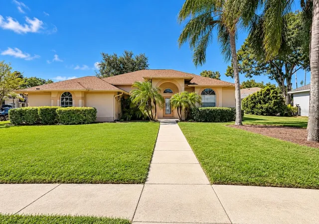 Photo 1 of Single family home for sale at 5734 Golden Owl Loop, Land O Lakes, FL 34638 | MLS# TB8561087 | Listing updated on 2026-10-29