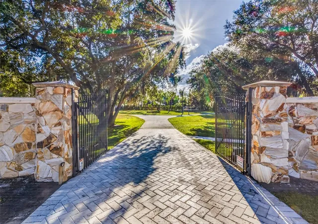 Photo 2 of Single family home for sale at 2600 E Irlo Bronson Memorial Hwy, Kissimmee, FL 34744 | MLS# O6452403 | Listing updated on 2026-10-25