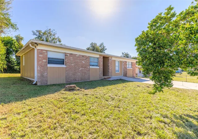 Photo 2 of Single family home for sale at 228 E Holly Dr, Orange City, FL 32763 | MLS# V4951978 | Listing updated on 2026-10-24