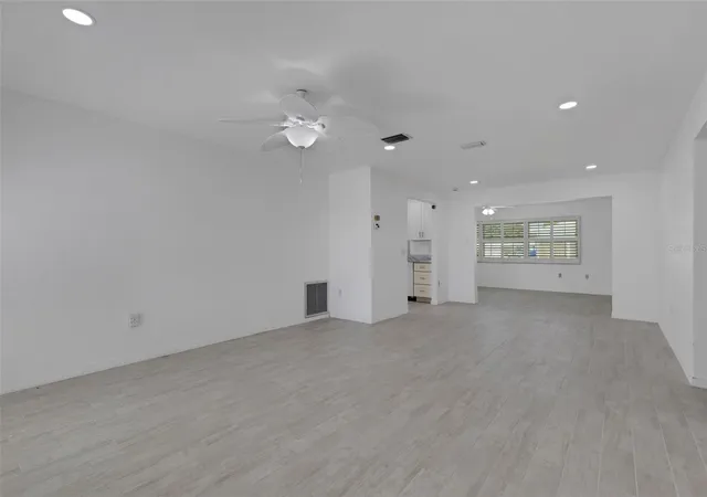 Photo 4 of Single family home for sale at 1311 Bottlebrush Dr, Bradenton, FL 34208 | MLS# A4710692 | Listing updated on 2026-10-29