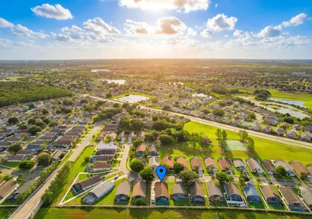 Photo 3 of Single family home for sale at 8067 Roaring Crk Ct, Kissimmee, FL 34747 | MLS# S5160118 | Listing updated on 2026-10-27
