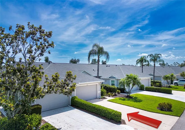 Photo 2 of House for sale at 4937 Chase Oaks Dr, Sarasota, FL 34241 | MLS# A4710696 | Listing updated on 2026-10-30