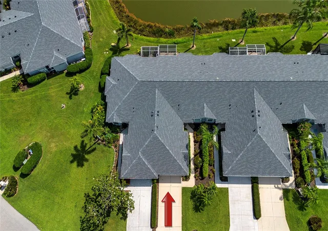 Photo 3 of House for sale at 4937 Chase Oaks Dr, Sarasota, FL 34241 | MLS# A4710696 | Listing updated on 2026-10-30