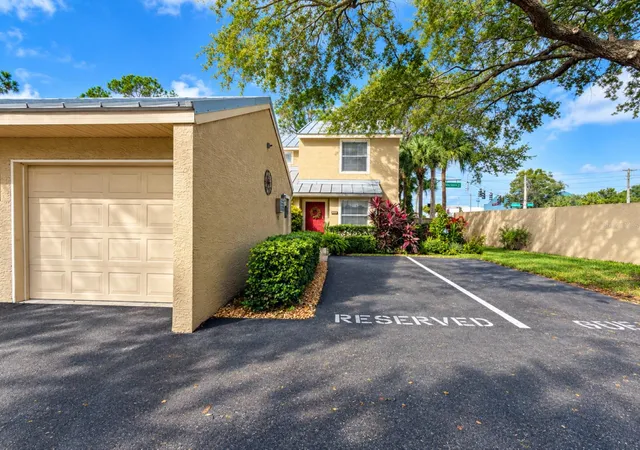 Photo 1 of Townhouse for sale at 13020 Lorna Pl, Tampa, FL 33618 | MLS# TB8561127 | Listing updated on 2026-10-27