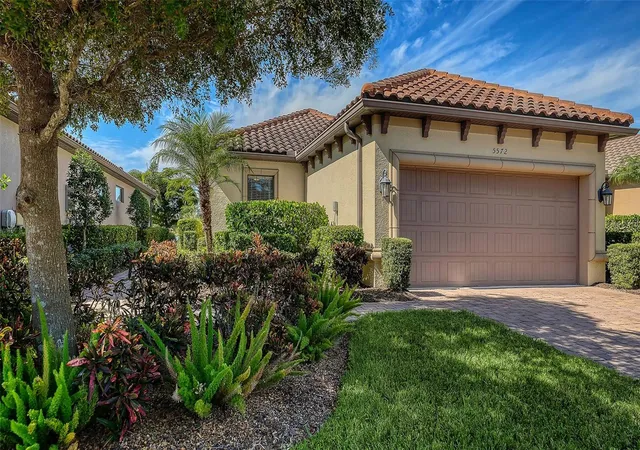 Photo 1 of Single family home for sale at 5572 Sentiero Dr, Nokomis, FL 34275 | MLS# A4710700 | Listing updated on 2026-10-26