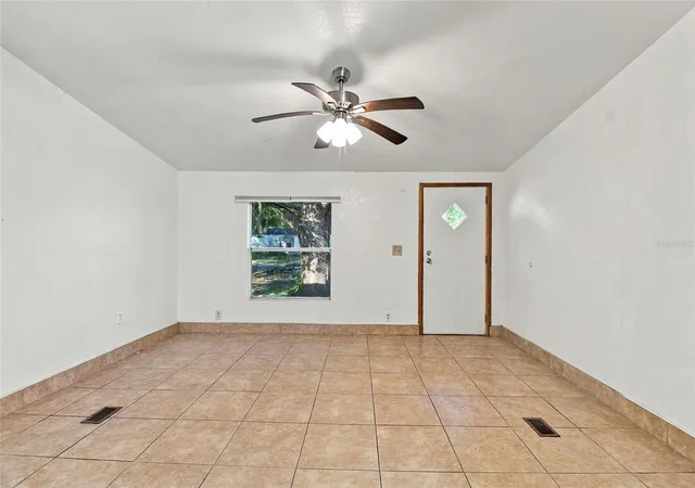 Photo 2 of Manufactured home for sale at 1141 Saddlewood Blvd, Lakeland, FL 33809 | MLS# TB8561132 | Listing updated on 2026-10-27