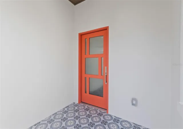 Photo 3 of Single family home for sale at 410 Burns Ct, Sarasota, FL 34236 | MLS# A4710704 | Listing updated on 2026-10-29