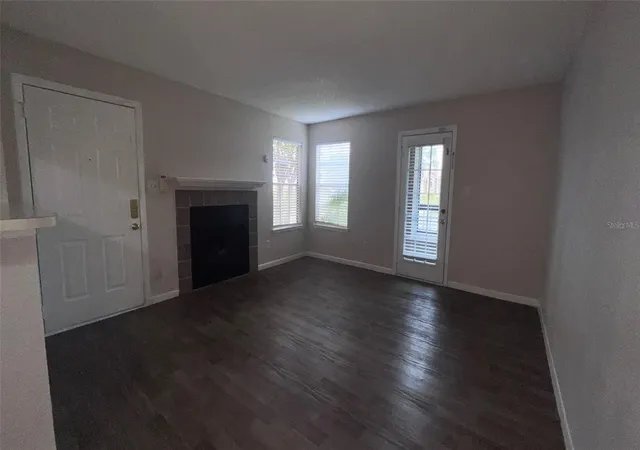 Photo 4 of Condo for sale at 4301 Lizshire Ln #C112, Orlando, FL 32822 | MLS# R4912229 | Listing updated on 2026-10-30