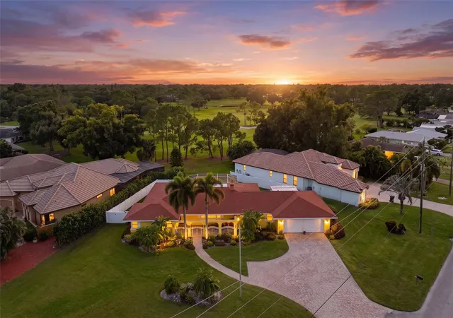 Single family home for sale at 844 Magellan Dr, SARASOTA, FL 34243 | MLS# A4710707