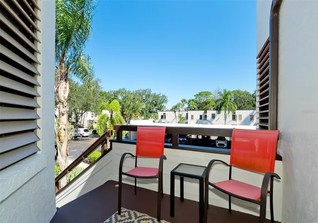 Photo 4 of Condo for sale at 402 Spring Lakes Blvd #402, Bradenton, FL 34210 | MLS# A4710711 | Listing updated on 2026-10-28