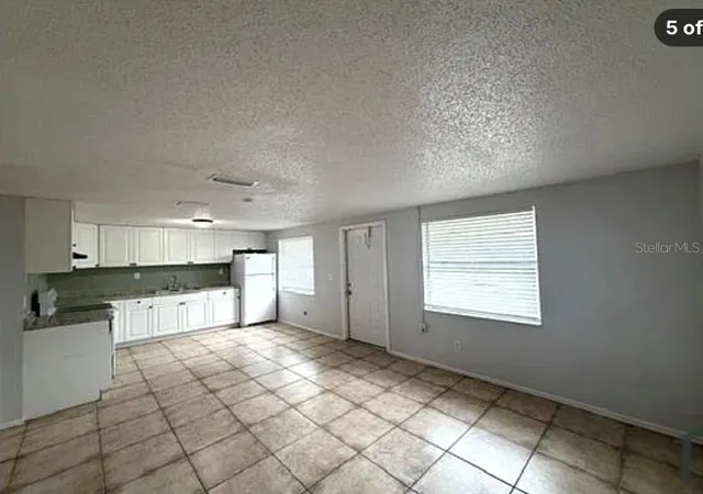 Photo 3 of House for sale at 1011 57th Avenue Ter E, Bradenton, FL 34203 | MLS# TB8561153 | Listing updated on 2026-10-28