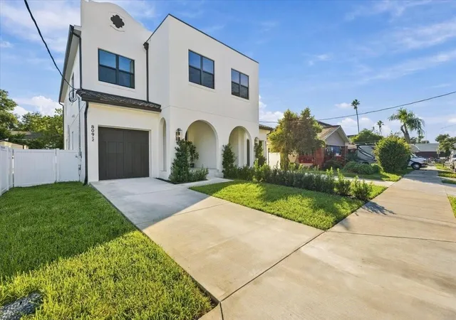 Photo 2 of Multi family home for sale at 809 E Louisiana Ave #2, Tampa, FL 33603 | MLS# TB8561173 | Listing updated on 2026-10-27