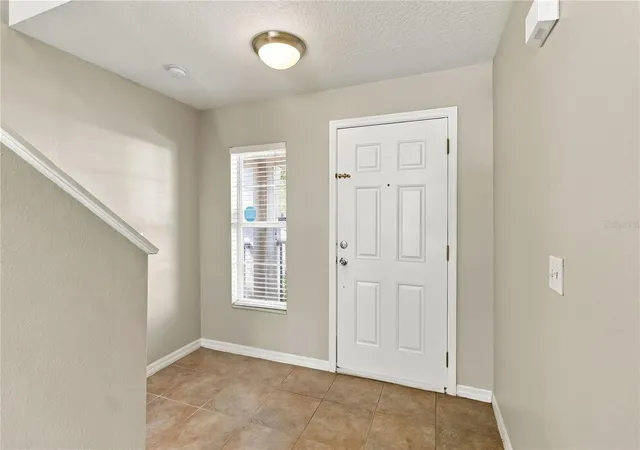 Photo 4 of Townhouse for sale at 2949 Ashford Park Pl, Oviedo, FL 32765 | MLS# O6452461 | Listing updated on 2026-10-28