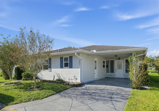 Photo 1 of Manufactured home for sale at 4851 Colonnades Clb Blvd, Lakeland, FL 33811 | MLS# O6452463 | Listing updated on 2026-10-26