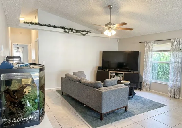 Photo 3 of Single family home for sale at 989 Hamlet Ct, Maitland, FL 32751 | MLS# O6452476 | Listing updated on 2026-10-29