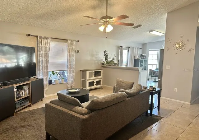 Photo 4 of Single family home for sale at 989 Hamlet Ct, Maitland, FL 32751 | MLS# O6452476 | Listing updated on 2026-10-29