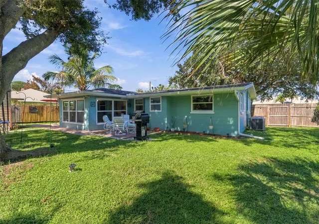 Photo 3 of Single family home for sale at 945 Horizon Rd, Venice, FL 34293 | MLS# C7532446 | Listing updated on 2026-10-25