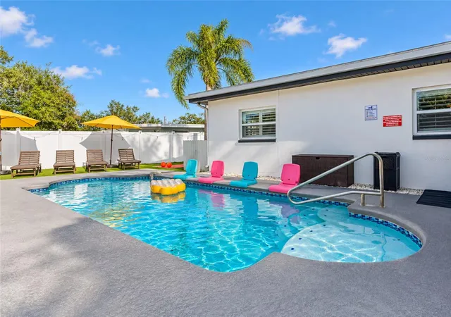 Photo 1 of Single family home for sale at 100 Gatewood Dr, Largo, FL 33770 | MLS# TB8561205 | Listing updated on 2026-10-28