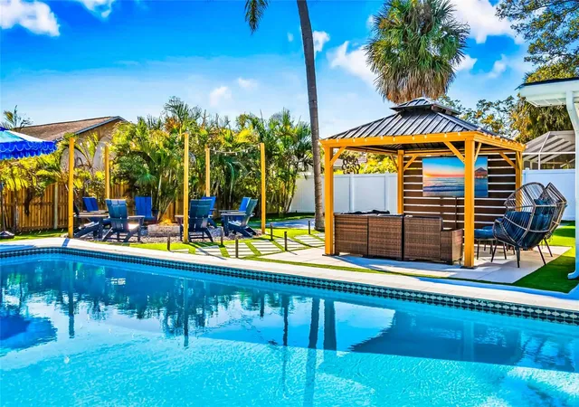Photo 4 of Sale Pending at 164 23rd Avenue SW, Largo, FL 33778 | MLS# TB8561216 | Listing updated on 2026-10-29