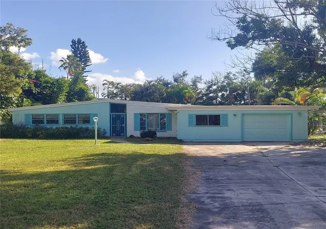 Single family home for sale at 434 S Shore Dr, SARASOTA, FL 34234 | MLS# A4710735