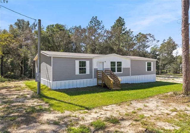 Photo 3 of Manufactured home for sale at 14330 SE 28th Street, Morriston, FL 32668 | MLS# OM734633 | Listing updated on 2026-10-28