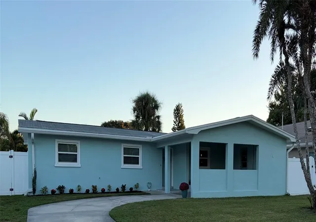 Single family home for sale at 785 San Salvador Dr, DUNEDIN, FL 34698 | MLS# O6452506