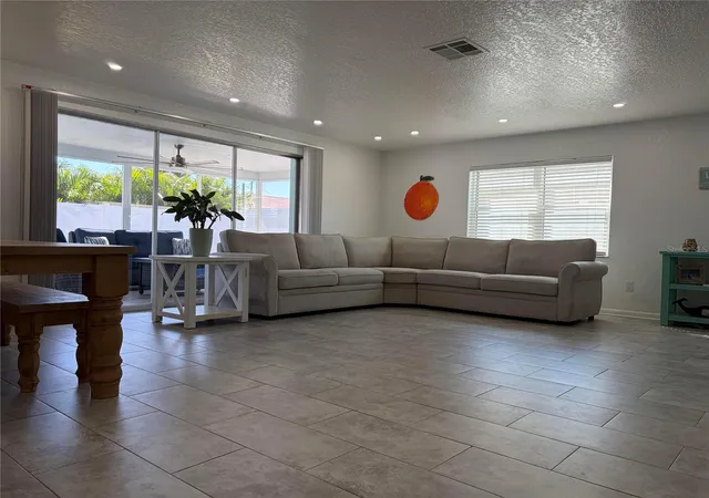 Photo 4 of Single family home for sale at 785 San Salvador Dr, Dunedin, FL 34698 | MLS# O6452506 | Listing updated on 2026-10-27
