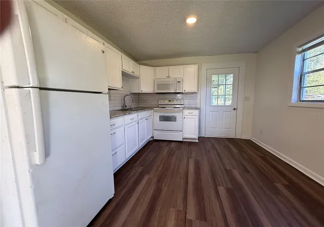 Photo 1 of Single family home for sale at 7615 Chase Rd, Lakeland, FL 33810 | MLS# B4902404 | Listing updated on 2026-10-26