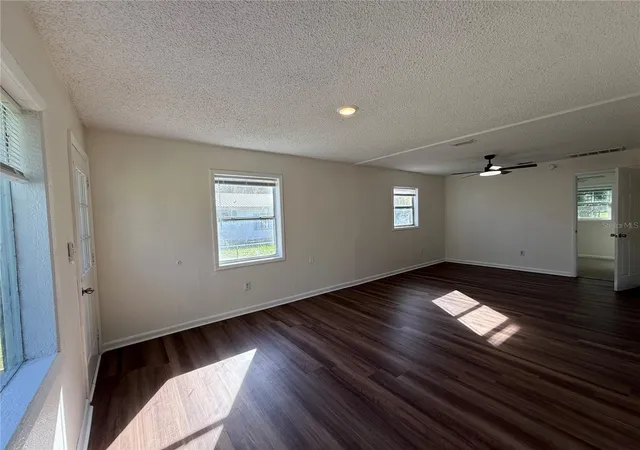 Photo 4 of Single family home for sale at 7615 Chase Rd, Lakeland, FL 33810 | MLS# B4902404 | Listing updated on 2026-10-26