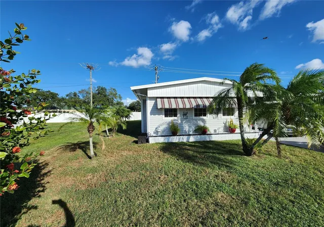 Manufactured home for sale at 808 53rd Avenue E #7, BRADENTON, FL 34203 | MLS# A4710739