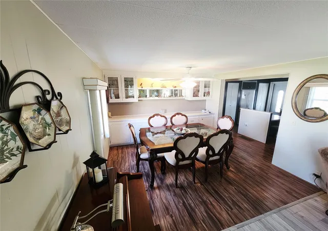 Photo 4 of Manufactured home for sale at 808 53rd Avenue E #7, Bradenton, FL 34203 | MLS# A4710739 | Listing updated on 2026-10-28
