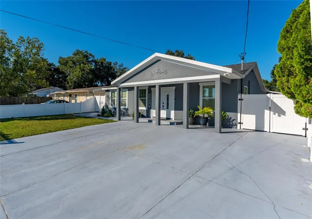 Photo 4 of Single family home for sale at 1418 Overdale St, Orlando, FL 32825 | MLS# S5160141 | Listing updated on 2026-10-29