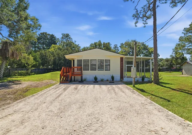Photo 1 of Manufactured home for sale at 8036 S Meadowview Cir, Tampa, FL 33625 | MLS# TB8561234 | Listing updated on 2026-10-25