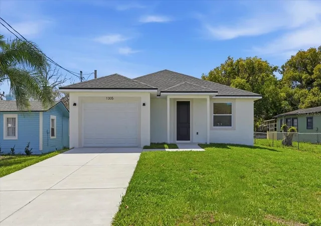 Single family home for sale at 1305 E Parker St, LAKELAND, FL 33801 | MLS# TB8561255