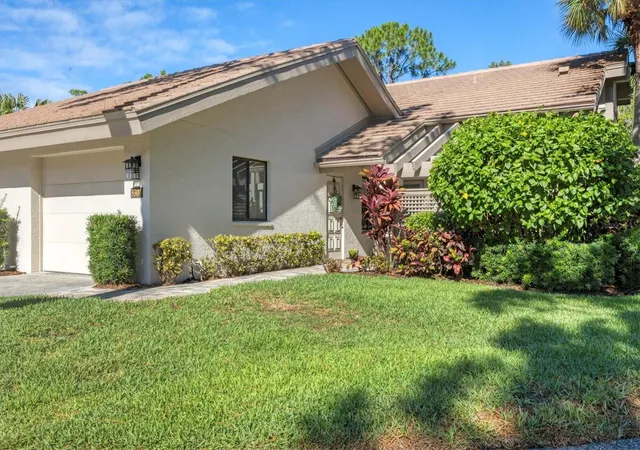 Photo 4 of House for sale at 3304 Sandleheath #25, Sarasota, FL 34235 | MLS# A4710753 | Listing updated on 2026-10-27